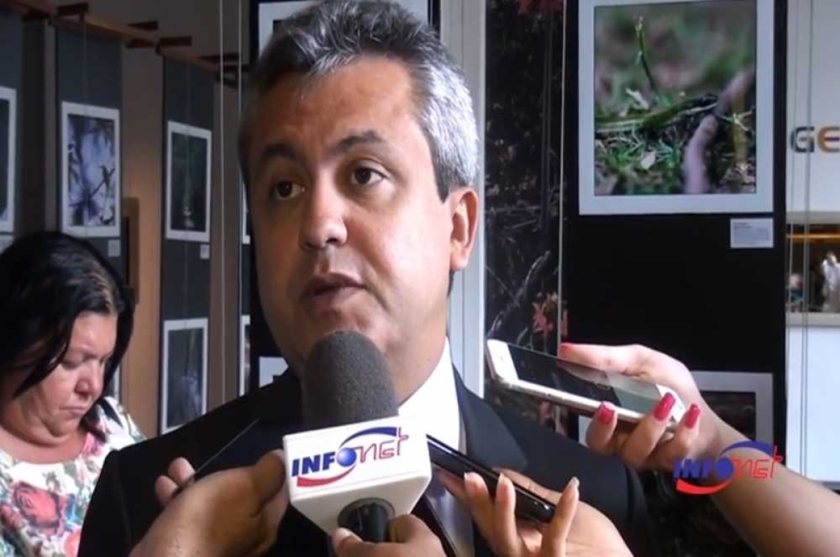 Elber Batalha diz que já tem dez assinaturas a favor da instauração da CPI do lixo (Foto: Portal Infonet)