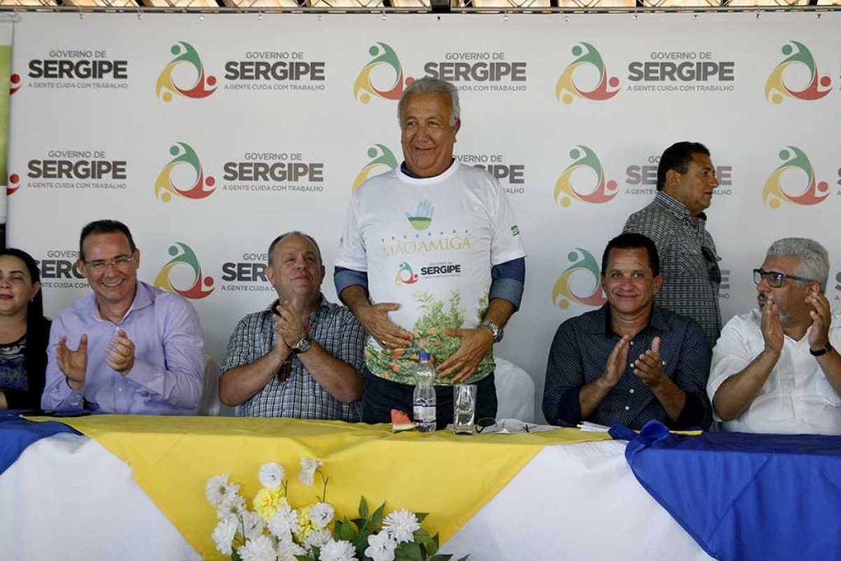 Governador de Sergipe garante continuidade de programa que beneficia mais de 4 mil agricultores e visita escola em Santa Luzia (Foto: Victor Ribeiro/ASN)