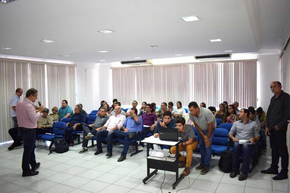 FCDL apresenta novos produtos e discute Fórum Nacional do Comércio (Foto: Divulgação/FCDL) FCDL apresenta novos produtos e discute Fórum Nacional do Comércio (Foto: Divulgação/FCDL)