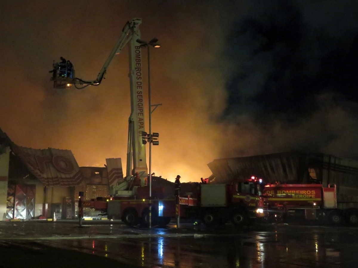 Corpo de Bombeiros divulga laudo sobre incêndio no Makro (Foto: CBM/SE)