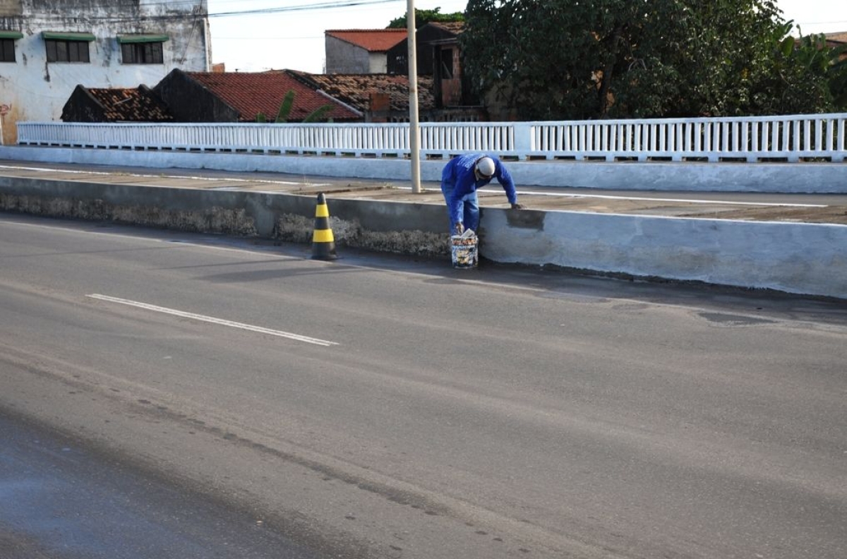 Serviços de manutenção preventiva de pontes de Aracaju seguem planejamento (Foto: Seinfra/SE)