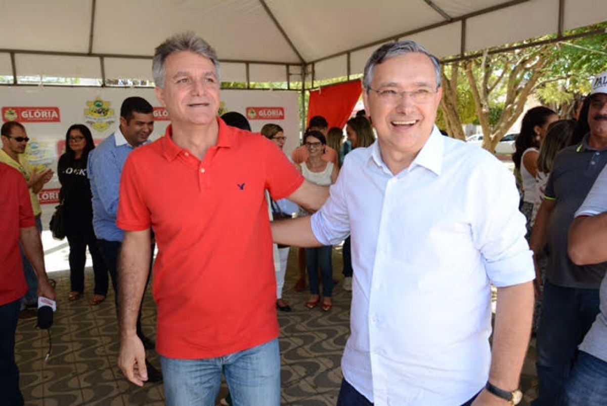 Eduardo Amorim apadrinha emenda para Nossa Senhora da Glória (Foto: Assessoria Eduardo Amorim) Eduardo Amorim apadrinha emenda para Nossa Senhora da Glória (Foto: Assessoria Eduardo Amorim)