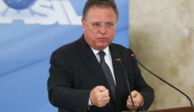 O ministro da Agricultura, Blairo Maggi, negou que a assinatura do decreto de atualização do Riispoa tenha sido acelerada para dar uma resposta ao mercado em virtude do impacto negativo da Operação Carne Fraca (Foto: Valter Campanato/Agência Brasil) O ministro da Agricultura, Blairo Maggi, negou que a assinatura do decreto de atualização do Riispoa tenha sido acelerada para dar uma resposta ao mercado em virtude do impacto negativo da Operação Carne Fraca (Foto: Valter Campanato/Agência Brasil)