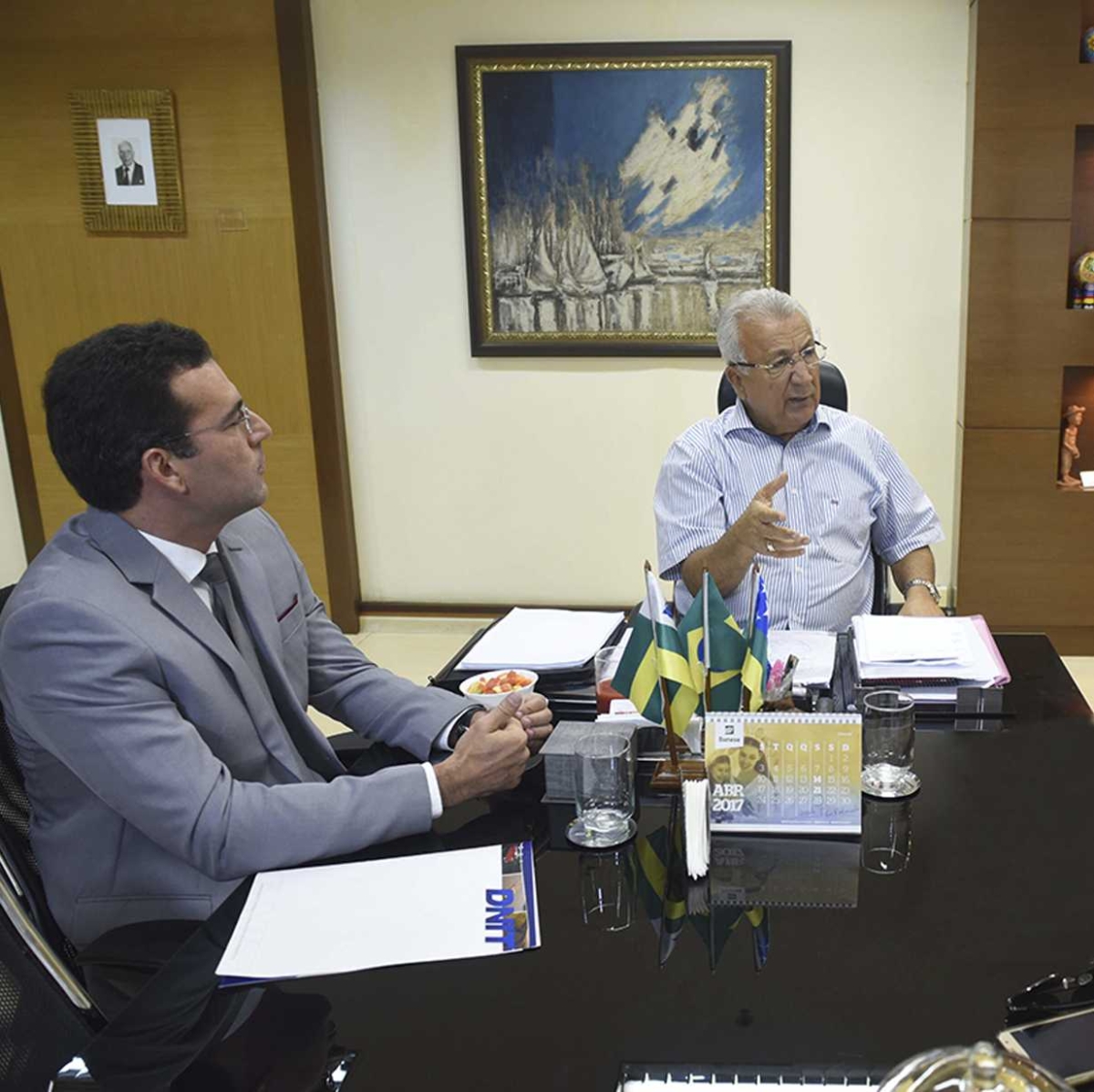 Governador de Sergipe e superintendente do Dnit discutem continuidade da duplicação da BR-101 (Foto: Marcelle Cristinne/ASN) Governador de Sergipe e superintendente do Dnit discutem continuidade da duplicação da BR-101 (Foto: Marcelle Cristinne/ASN)
