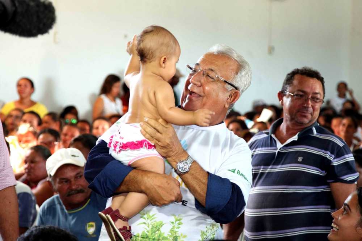 "Quem governa com o coração pensa primeiro no povo", diz governador de Sergipe ao participar do último seminário do "Mão Amiga Laranja" deste ano (Foto: André Moreira/ASN)