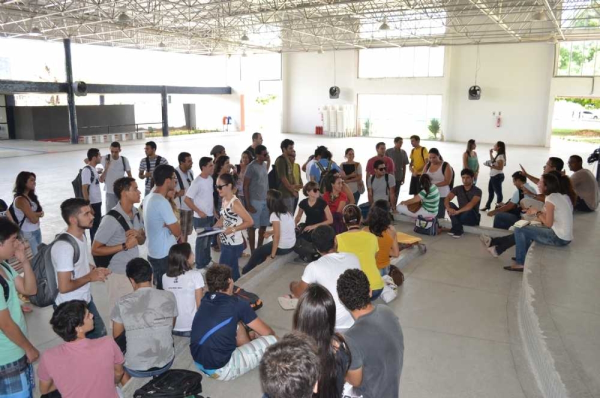 Podem se inscrever jovens que estejam cursando o ensino médio, técnico ou alguma graduação (Foto: Arquivo/Portal Infonet)