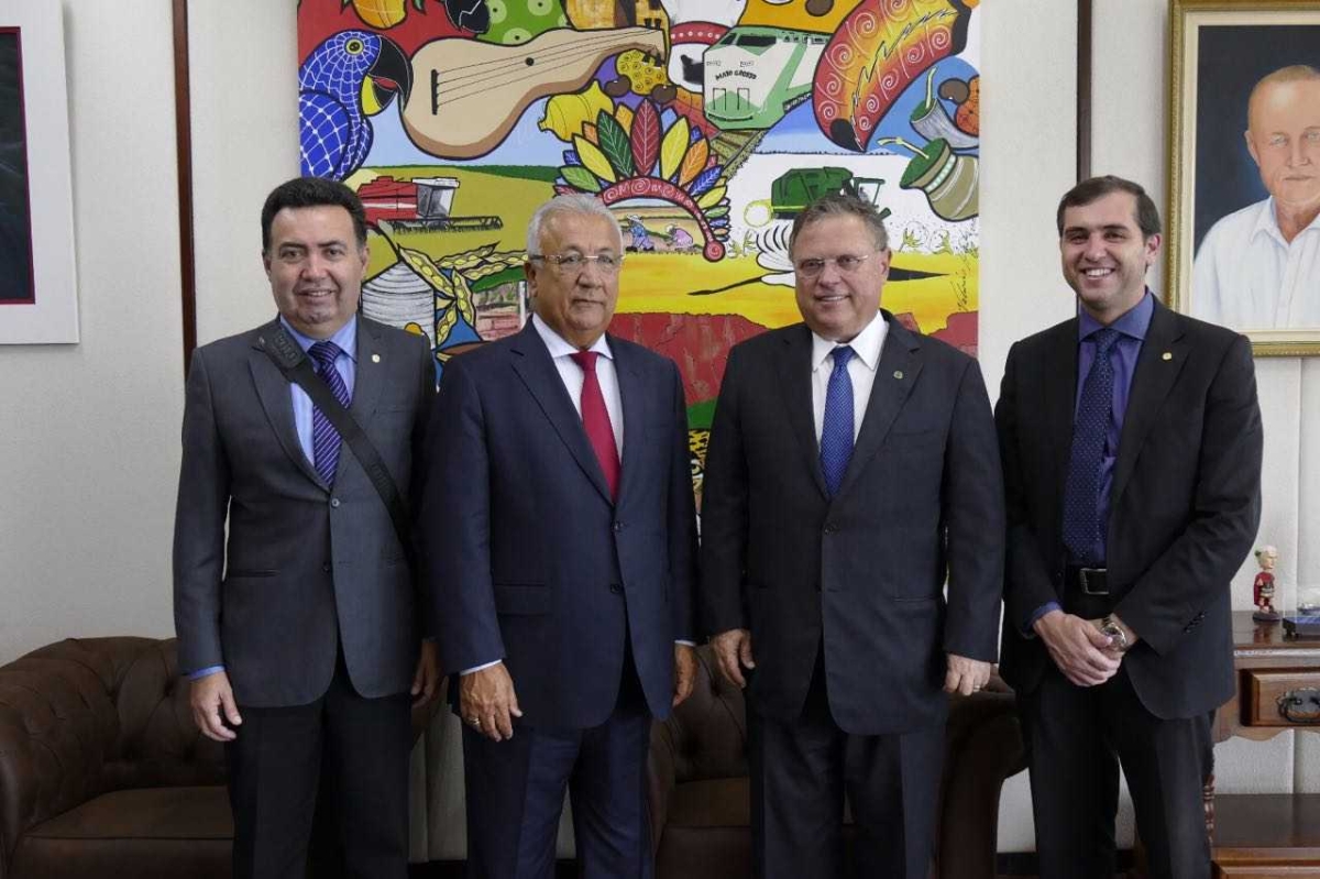 Em audiência com o ministro da Agricultura, Blairo Maggi, em dezembro do ano passado, Jackson solicitou a disponibilização do estoque de milho da Conab a preço subsidiário para atender os pequenos criadores dos municípios do semiárido (Foto: Roque Sá/ASN)