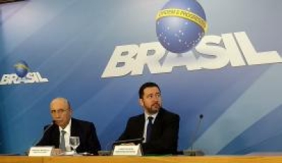 Os ministros do Planejamento, Dyogo Oliveira e o da Fazenda, Henrique Meirelles, durante coletiva de imprensa no palacio do planalto (Foto: Valter Campanato/Agência Brasil)