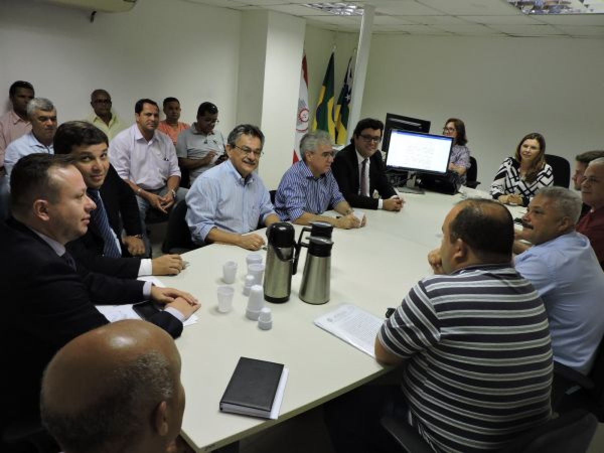Negociação coletiva de trabalho para aumento de salário dos rodoviários (Foto: MPT/SE)