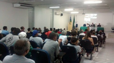 Trabalhadores da Embrapa e Codevasf vão parar no dia 28 de abril (Foto: CUT/SE) Trabalhadores da Embrapa e Codevasf vão parar no dia 28 de abril (Foto: CUT/SE)