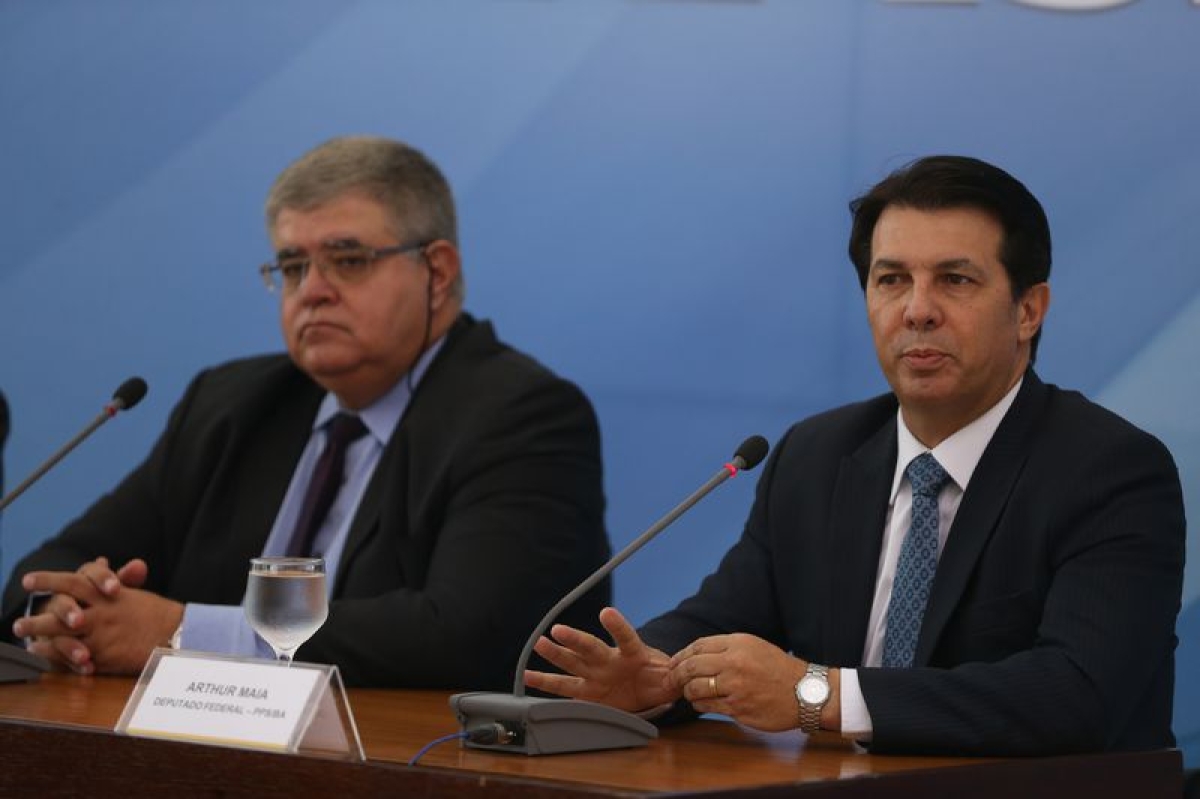 O presidente da Comissão Especial da Reforma da Previdência na Câmara dos Deputados, Carlos Marun, e o relator, Arthur Maia (Foto: Arquivo/José Cruz/Agência Brasil) O presidente da Comissão Especial da Reforma da Previdência na Câmara dos Deputados, Carlos Marun, e o relator, Arthur Maia (Foto: Arquivo/José Cruz/Agência Brasil)