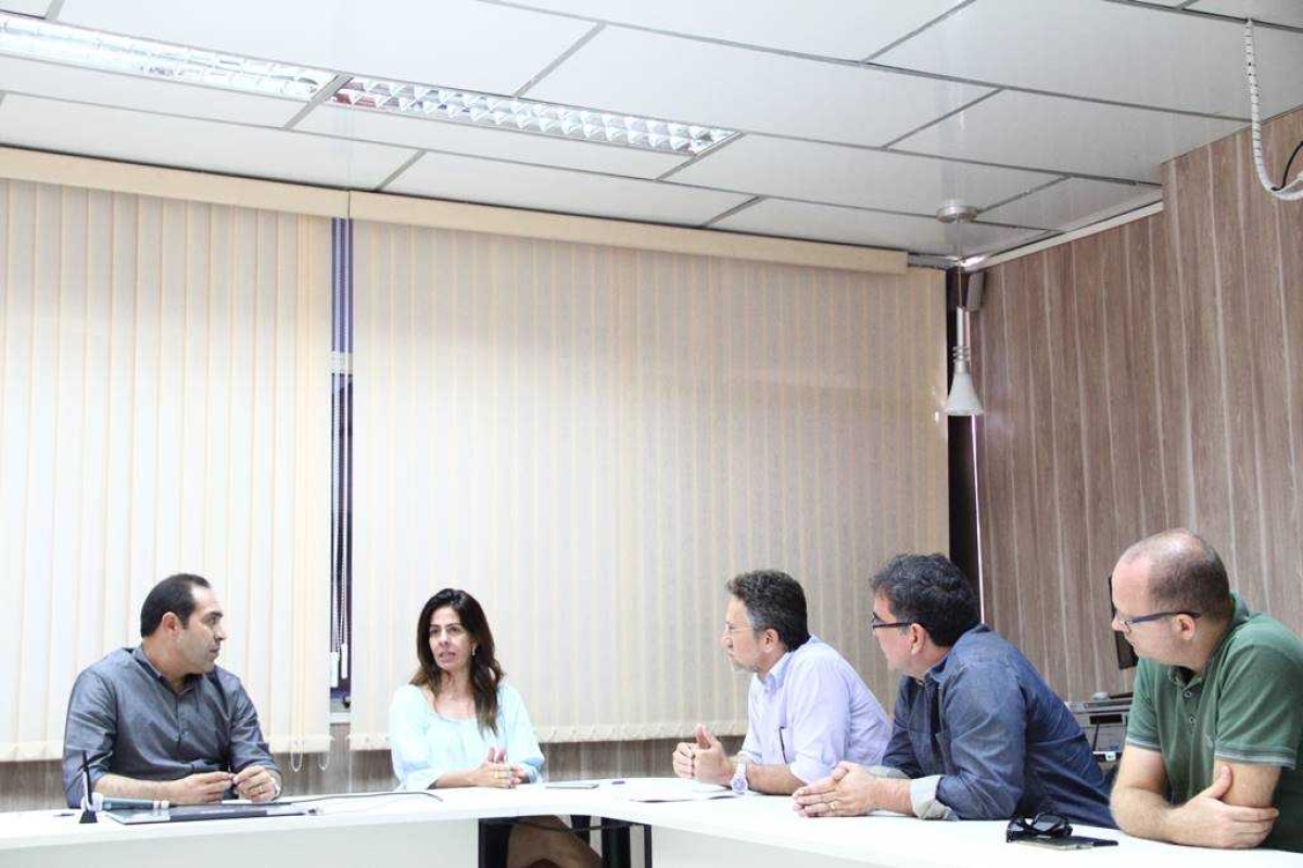 Secretário da Seplag/Sergipe discute com dirigentes do Sinpol pleito da categoria (Foto: Seplag/SE)