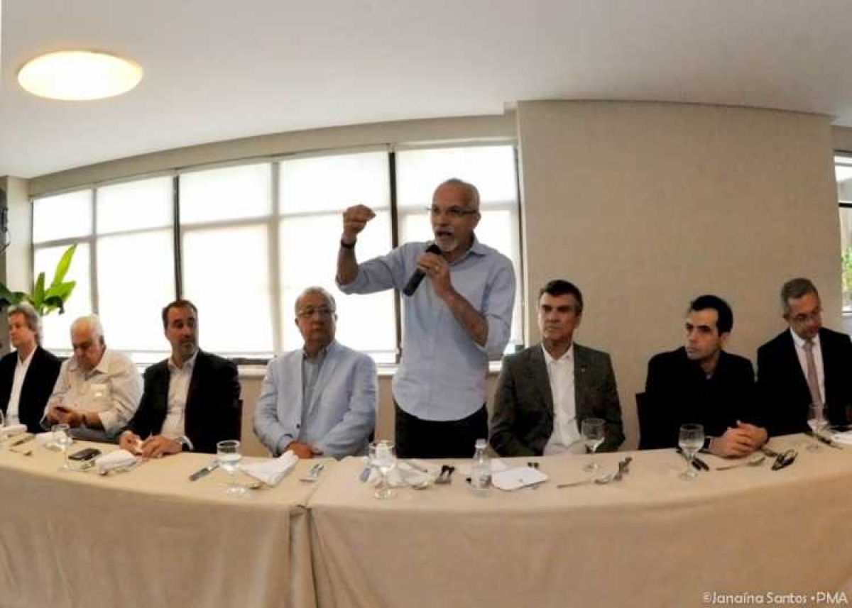 Edvaldo Nogueira: "Dificuldades não me abatem. Iremos resolver os problemas de Aracaju" (Foto: Janaína Santos/PMA) Edvaldo Nogueira: "Dificuldades não me abatem. Iremos resolver os problemas de Aracaju" (Foto: Janaína Santos/PMA)