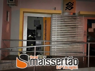 Bandidos voltam a explodir agência bancária em Poço Redondo (Foto: Mais Sertão)