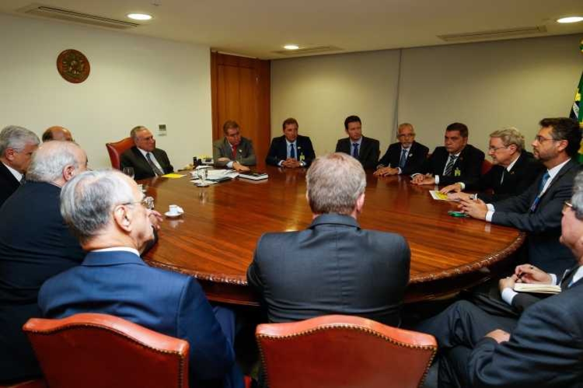 Reunião tratou do refinanciamento das dívidas das prefeituras com o INSS (Foto: Alan Santos/PR)