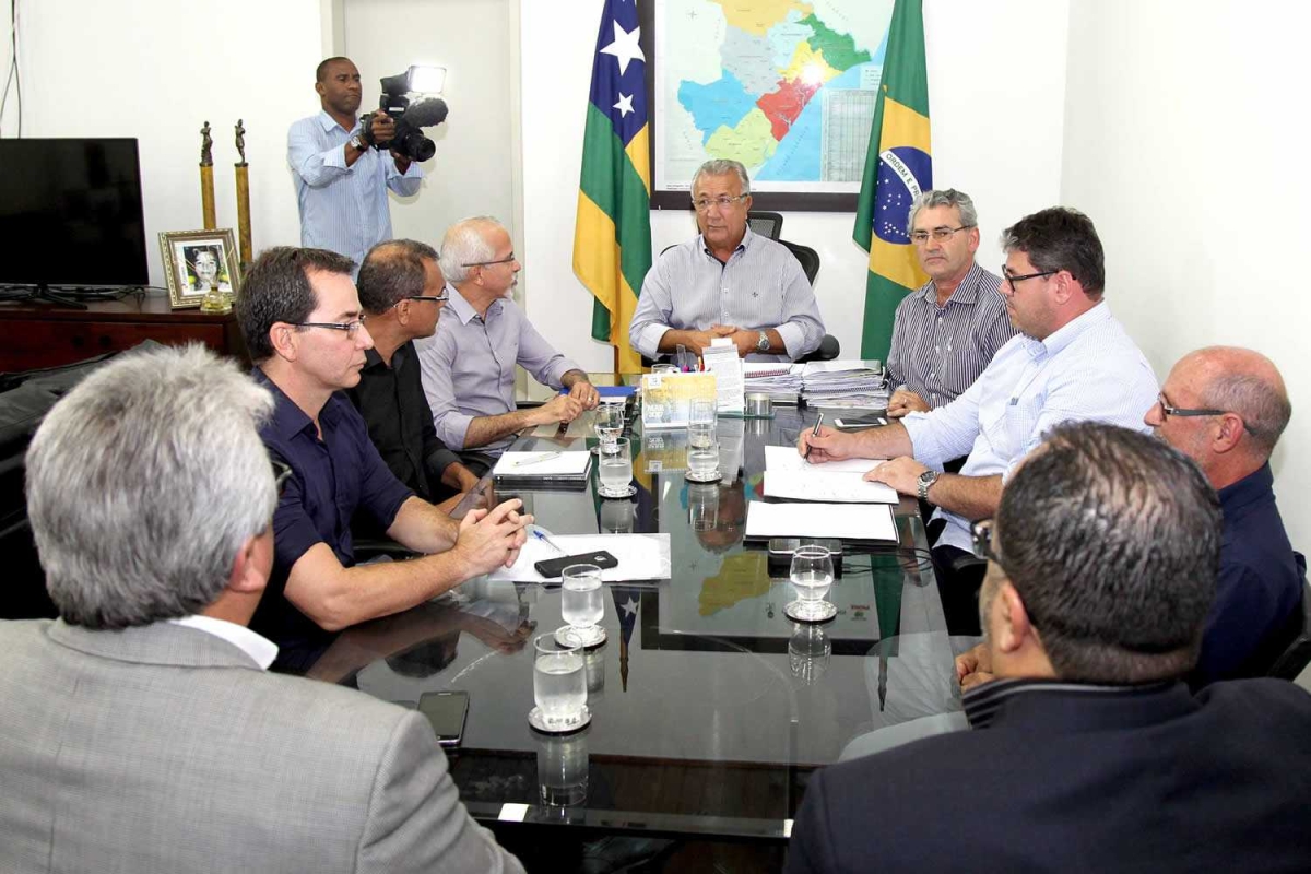 Estado e Prefeitura conversaram sobre ações conjuntas que visam a melhoria na prestação de serviços no Hospital Cirurgia / Fotos: André Moreira/ASN Estado e Prefeitura conversaram sobre ações conjuntas que visam a melhoria na prestação de serviços no Hospital Cirurgia / Fotos: André Moreira/ASN