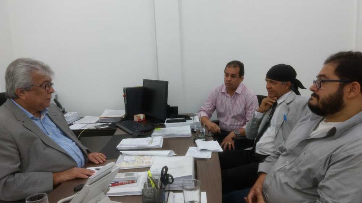 Deputado Moritos Matos afirma a Almeida Lima que a Maternidade de Capela é viável (Foto: Andréa Oliveira/Assessoria Moritos Matos) Deputado Moritos Matos afirma a Almeida Lima que a Maternidade de Capela é viável (Foto: Andréa Oliveira/Assessoria Moritos Matos)