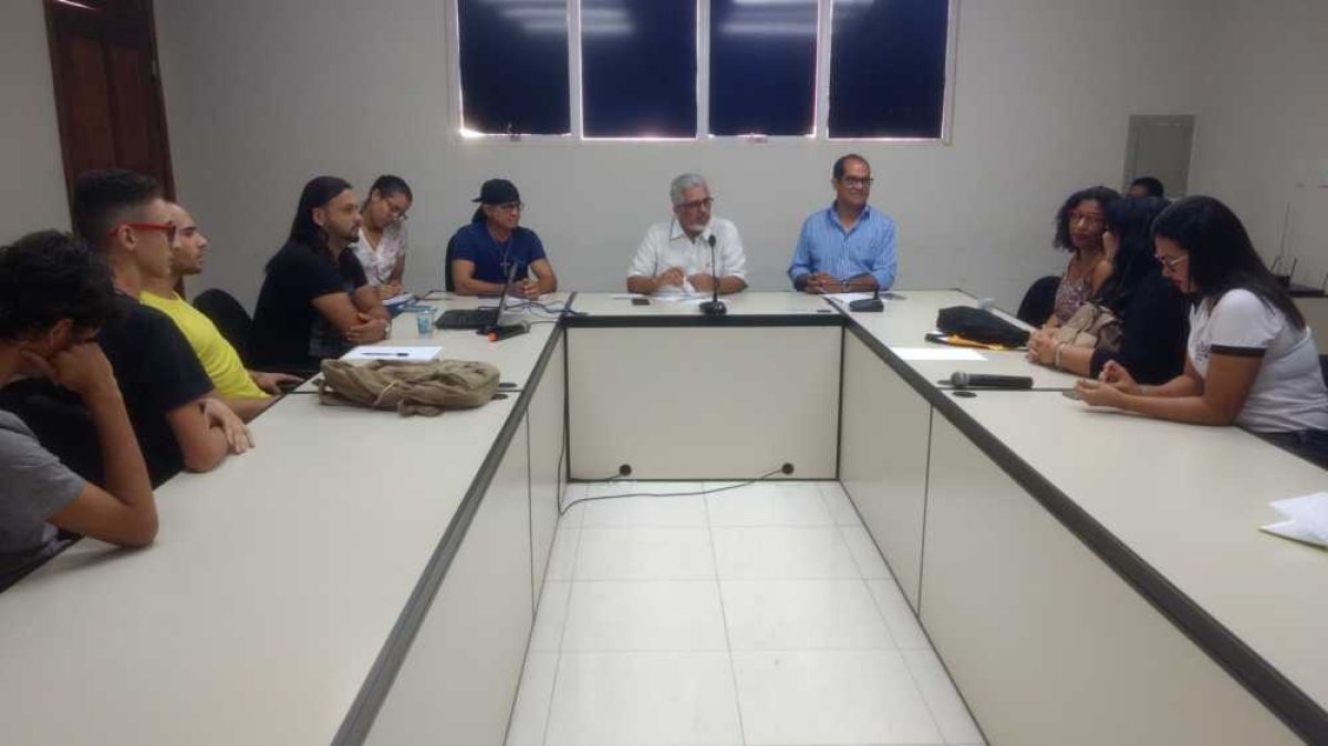 Deputado Moritos Matos relata a Jorge Carvalho problemas existentes no Conservatório de Música (Foto: Andréa Oliveira/Assessoria Morito Matos) Deputado Moritos Matos relata a Jorge Carvalho problemas existentes no Conservatório de Música (Foto: Andréa Oliveira/Assessoria Morito Matos)