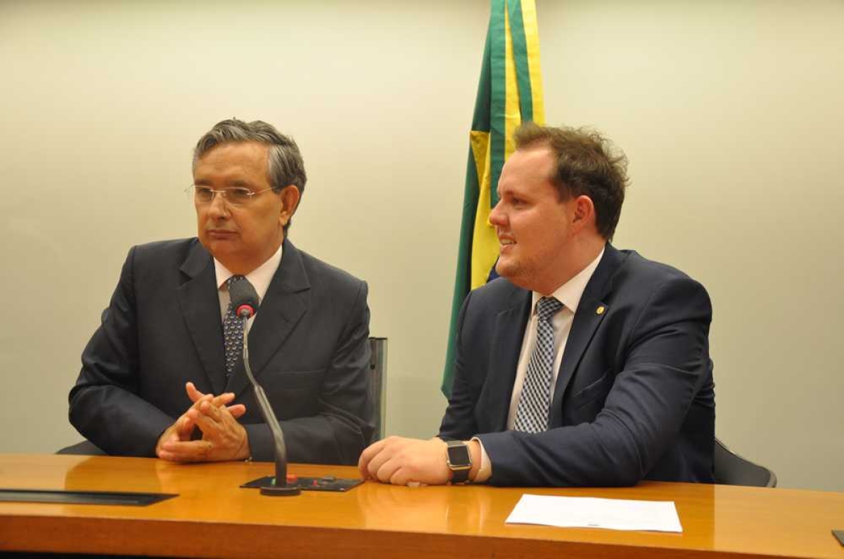 Senador Eduardo Amorim e deputado Covatti Filho (Foto: Assessoria Eduardo Amorim)