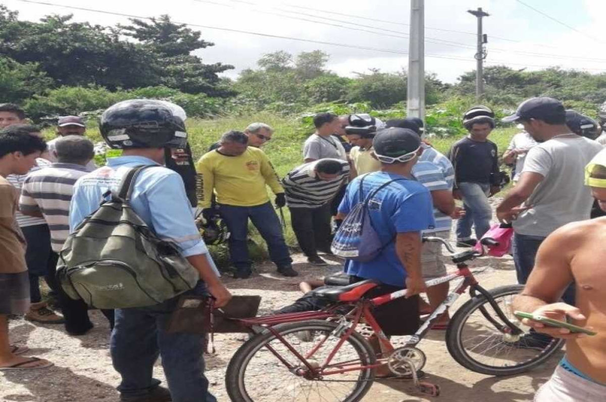 Fato ocorreu em rotatória da Avenida Marechal Rondon, próximo ao Condomínio Vila Vitória (Foto: Internauta/Via Portal Infonet)