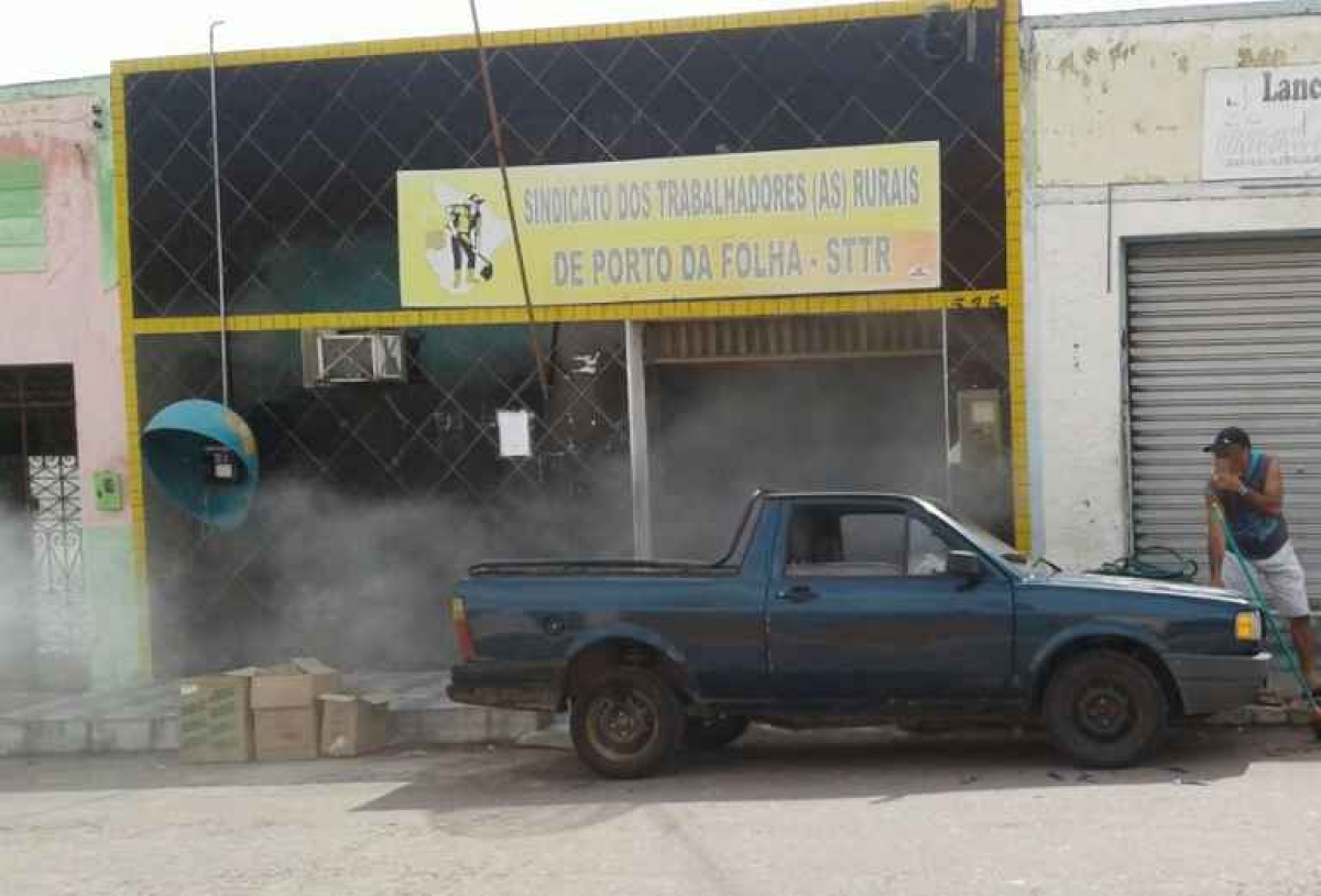 Explosão no Sindicato dos Trabalhadores Rurais gera fumaceiro e deixa população assustada (Foto: WhatsApp/Via Pingou Notícias)