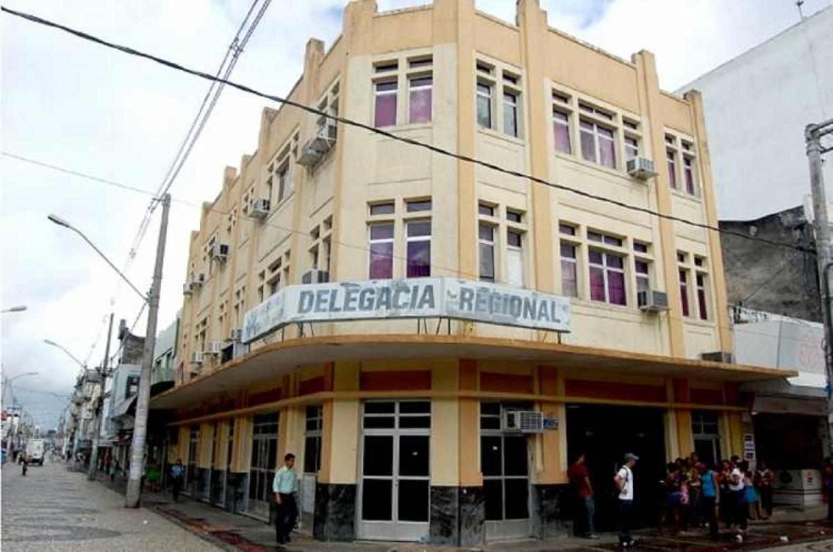 Equipe da Fundat faz vistoria em antigo prédio do MTE (Foto: PMA)