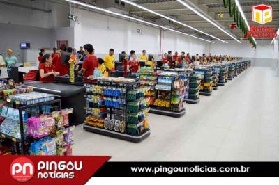 Homens armados rendem funcionários do Nunes Peixoto e levam malotes (Foto: Pingou Notícias)