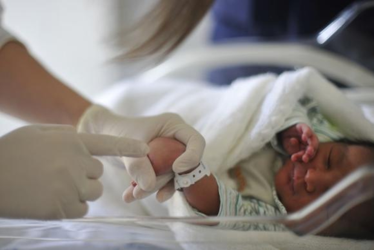 O teste é capaz de indicar a existência de doenças genéticas, endocrinológicas e metabólicas que não apresentam evidências clínicas no nascimento (Foto: Marcello Casal/Agência Brasil)