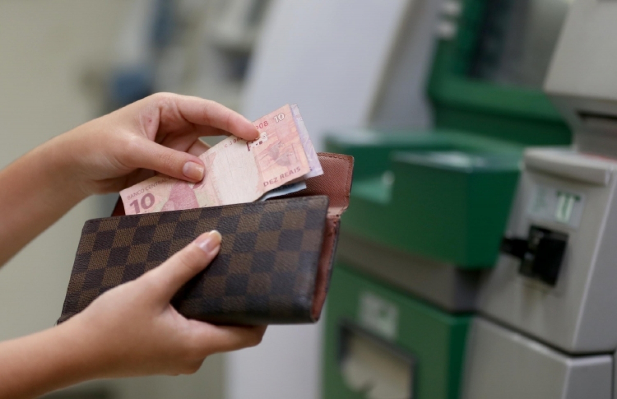 Administração de Aracaju paga mais um lote de indenizações dos exonerados (Foto: Ana Lícia Menezes/PMA)