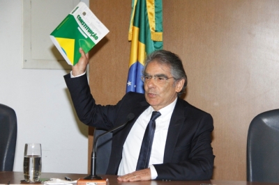 Ayres Britto, no TCE/Sergipe: "Democracia é excomunhão da cultura da coxia" (Foto: TCE/SE)