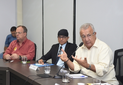  O governador Jackson Barreto reuniu prefeitos e secretários municipais de Saúde dos municípios do Leste sergipano para discutir o funcionamento da maternidade de Capela (Foto: Marcelle Cristinne/ASN)