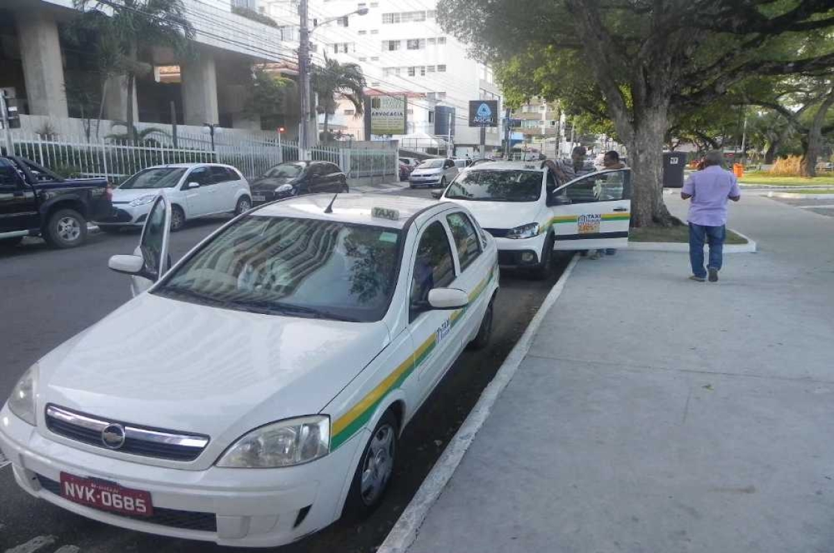 Taxistas regulares querem fazer o serviço e pedem liberação à SMTT (Foto: Arquivo Portal Infonet)