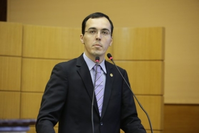 Georgeo Passos: "o Executivo quer concentrar poder e desrespeitar a Alese" (Foto: César de Oliveira/Agência Alese)