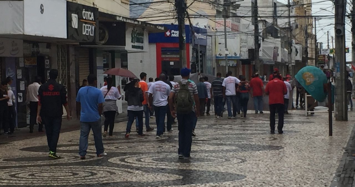 Centro comercial fecha as suas portas e perde mais uma vez a democracia (Foto: Assessoria)