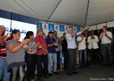 Prefeito deu ordem de serviço para início das obras de infraestrutura no bairro Japãozinho (Foto: Janaína Santos)