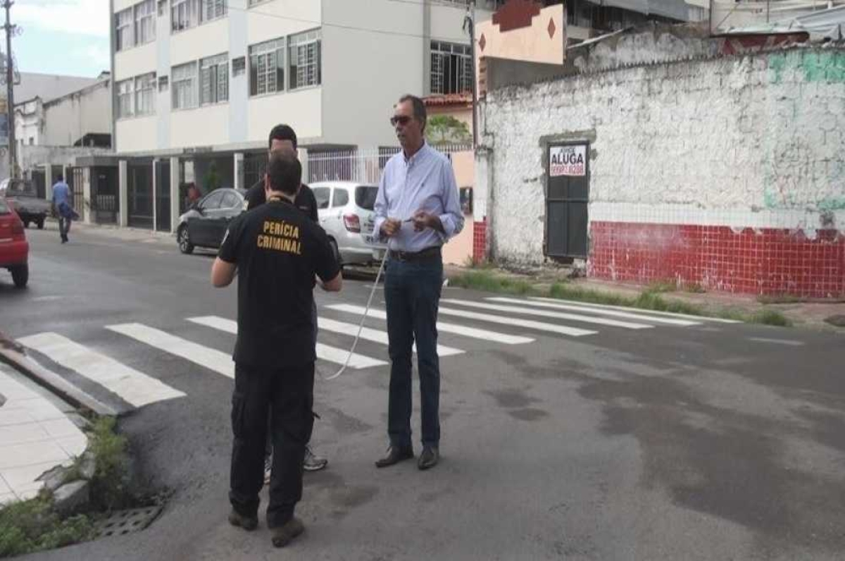 Peritos fazem análises para posteriores cálculos (Foto: Portal Infonet)