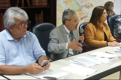 Em audiência no Tribunal de Contas, Almeida Lima discute investimentos no tratamento do câncer (Foto: SES)