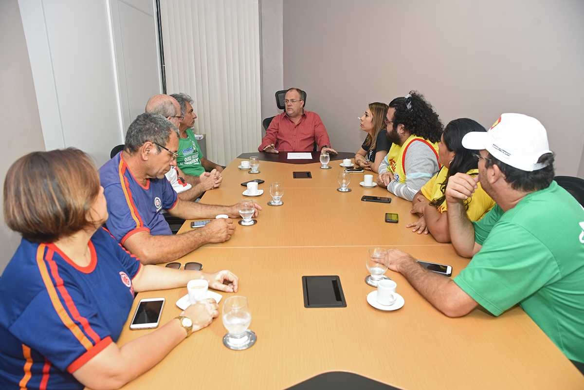Belivaldo dialoga com comissão de representantes sindicais (Foto: Marcelle Cristinne/ASN)