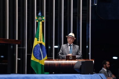 Valadares reitera voto contrário à Reforma Trabalhista (Foto: Assessoria Valadares)