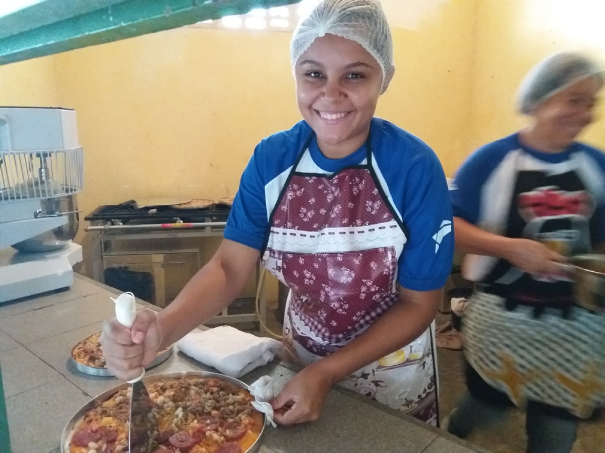 Curso de empreendedorismo qualifica mulheres no Povoado Machado (Foto: Latina PR)
