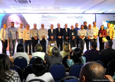 Governador em exercício e prefeitos (Foto: Janaína Santos/PMA)