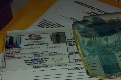  Mulher foi detida durante revista (Foto: Cedida pelo Sindicato dos Agentes Penitenciários de Sergipe)