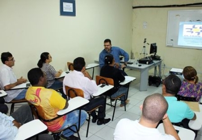 Diretor-presidente do Detran, cel Luiz Azevedo, apresentando as mudanças (Foto: Detran/SE)
