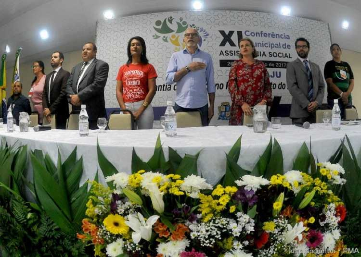 Edvaldo Nogueira e Eliane Aquino realizam abertura da Conferência de Assistência Social de Aracaju (Foto: Janaína Santos/PMA)