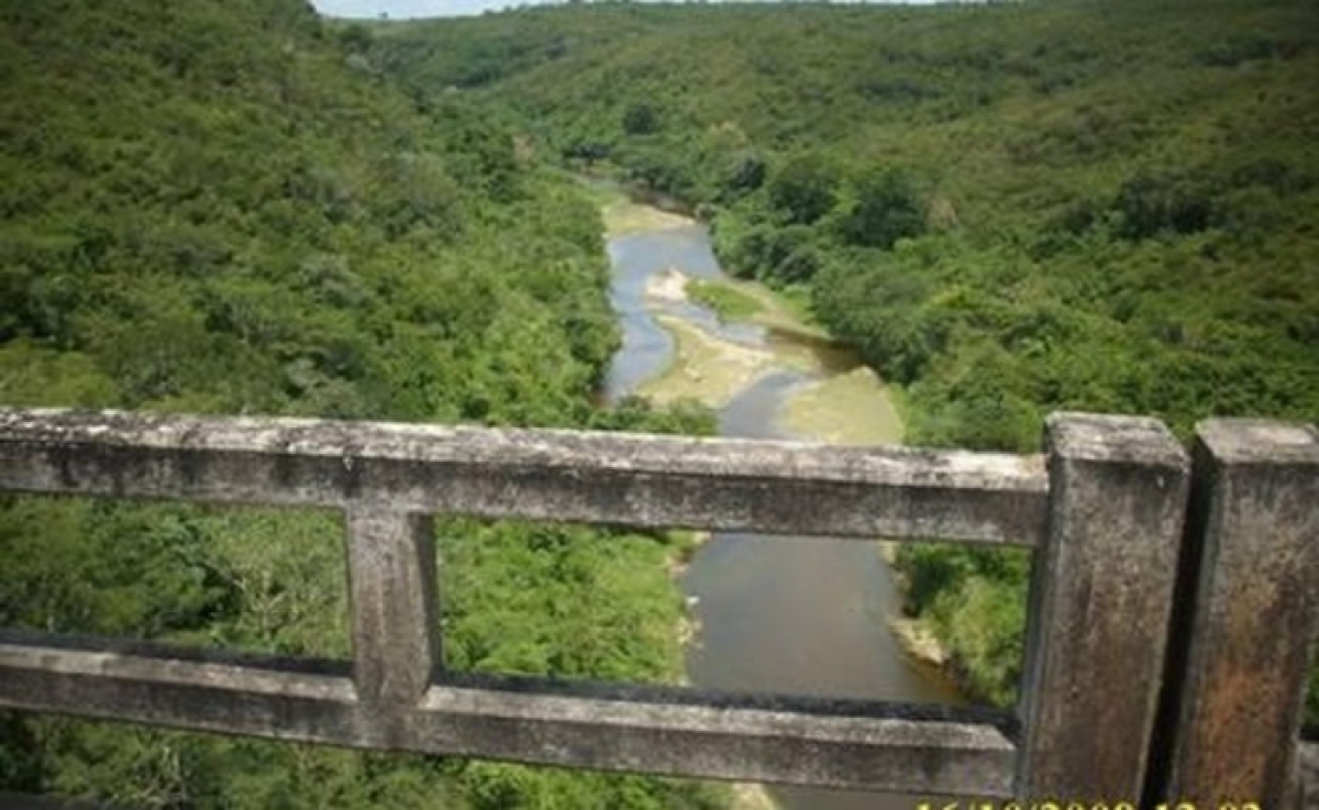 Suicídio é registrado em São Domingos: jovem pula da ponte sobre o rio Vaza Barris (Foto ilustrativa: Miro Ribeiro/Portal Itnet)