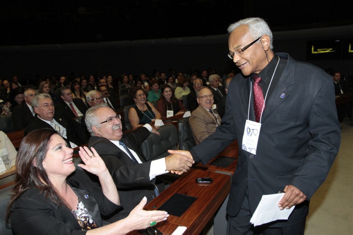 José Lima Santana durante sessão especial em homenagem à CNEC - Foto: Imagem pessoal