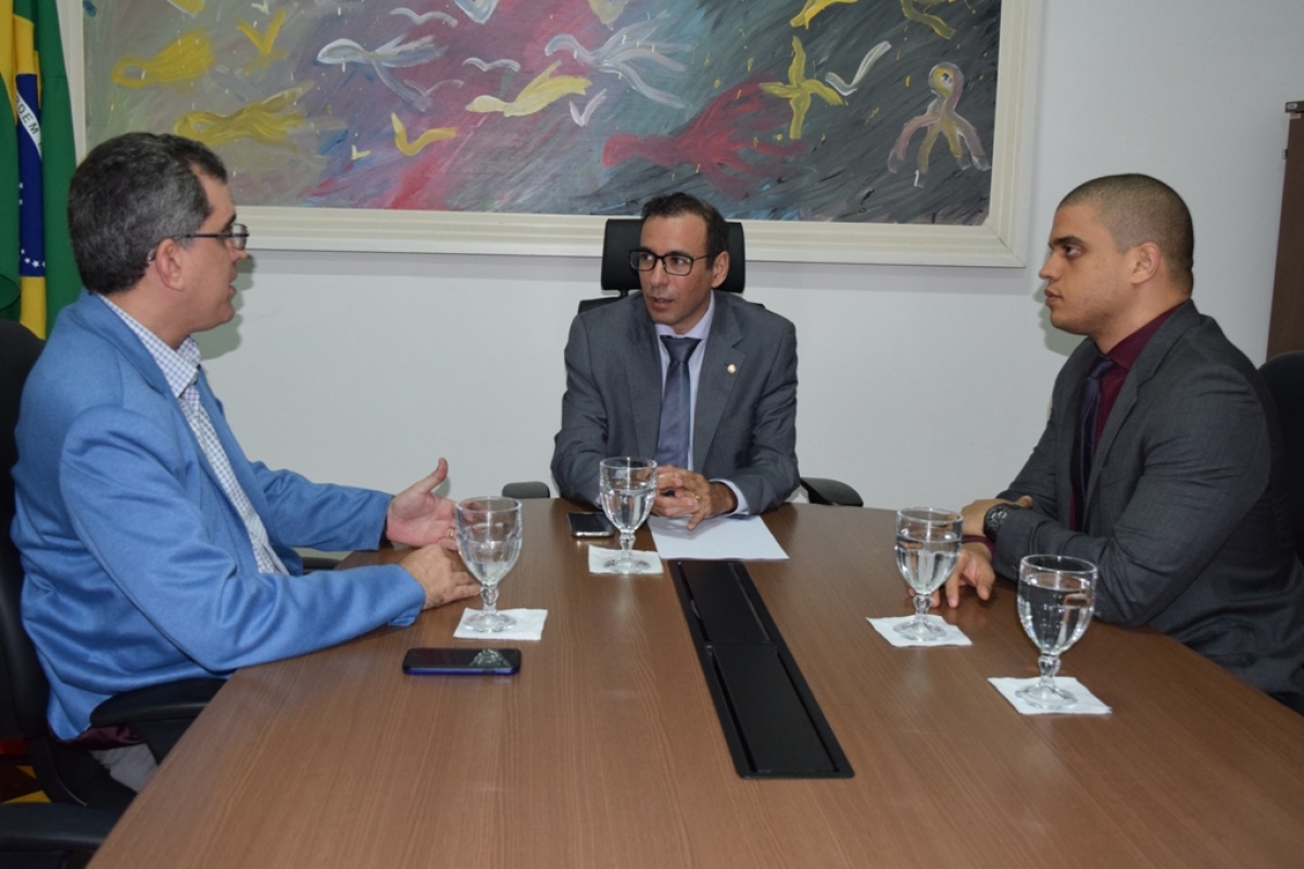 Presidente do Sincor/Sergipe busca parceria da Defensoria Pública para combater fraudes no DPVAT (Foto: Assessoria Sincor/SE)