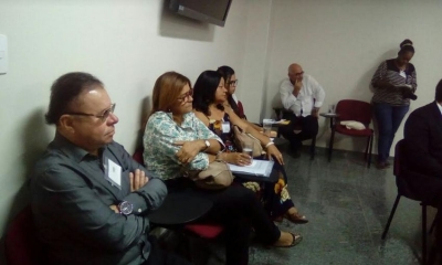 Gilmar Carvalho questiona atraso em entrega de conjunto para moradores de invasão na Barra dos Coqueiros (Foto: Ascom Empauta Agência)