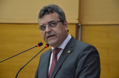 "Infelizmente, Sergipe só cresce mais do que o Brasil quando o índice é desfavorável", diz Pimentel (Foto: Jadilson Simões)