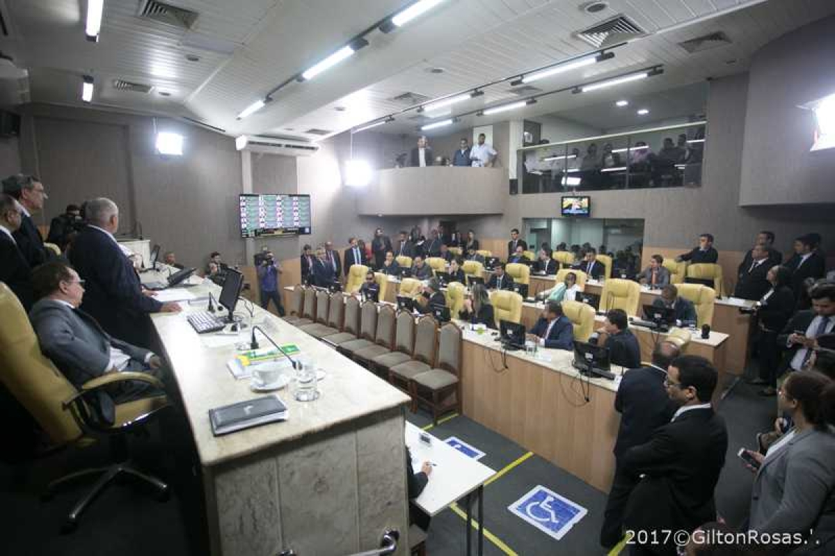 Mesa Diretora da Câmara Municipal de Aracaju é reeleita para o biênio 2019/2020; confira composição (Foto: Gilton Rosas)